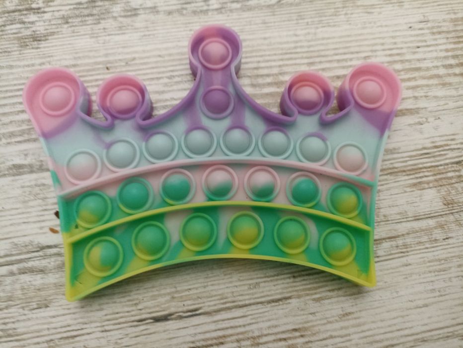 Це попит корона.   )