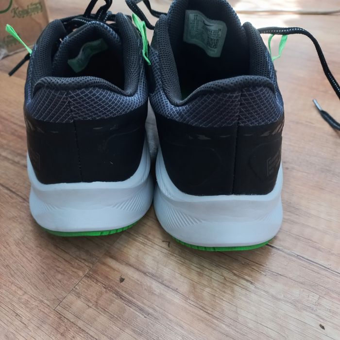 Кросівки Nike Quest 3 Shield 
Оригінал!