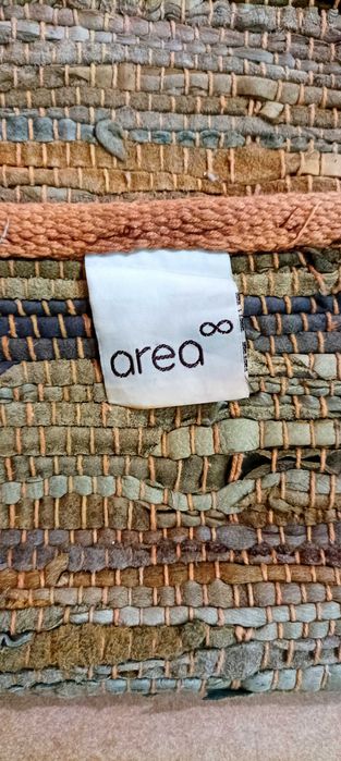 Tapete castanho em pele/ algodão da Área