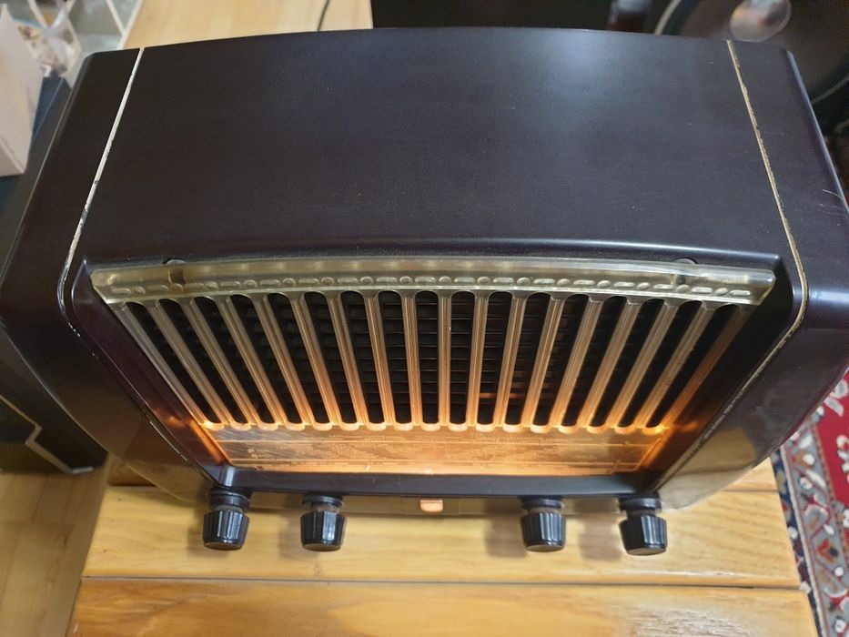 Ламповый приемник  FHILIPS