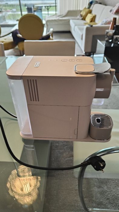 Máquina de Café DELONGHI Nespresso Lattissima One Evo EN510.W Branco