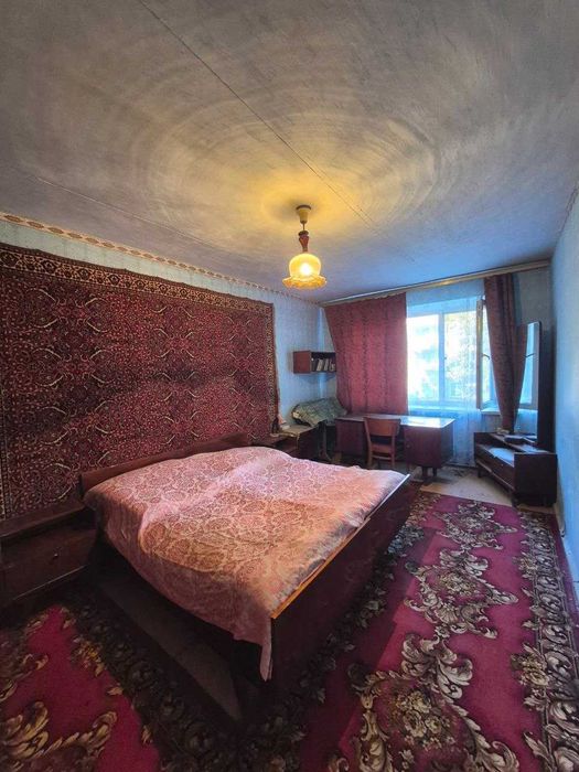 ПРОДАМ 2-КІМНАТНУ КВАРТИРУ  вул. Захисників України