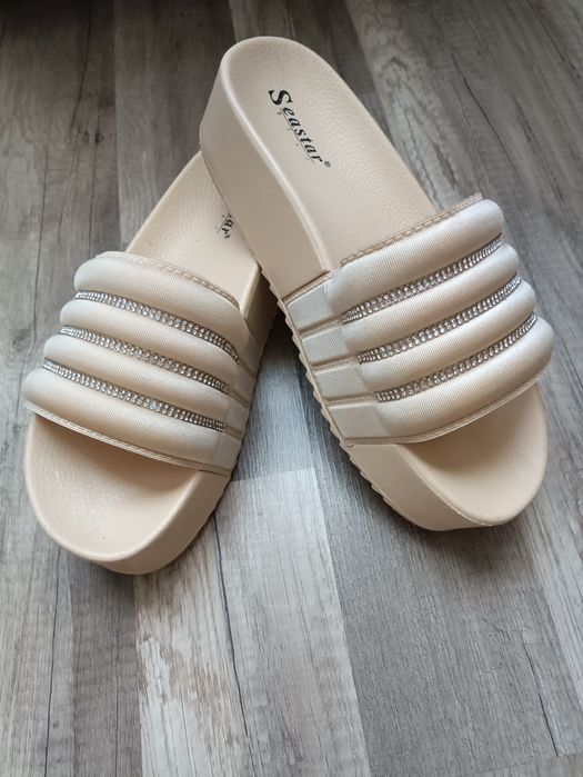 Продам шльопанці розмір 40!