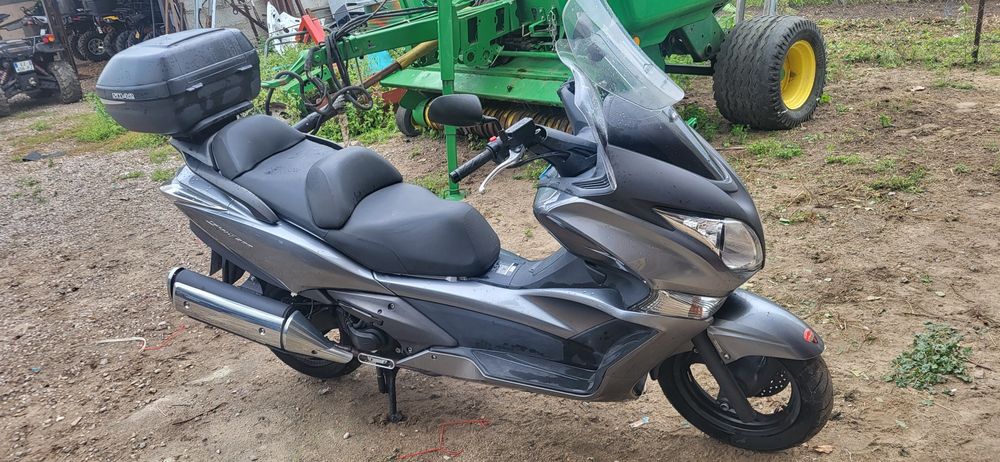 Motocykl Skuter Honda SW-T 400