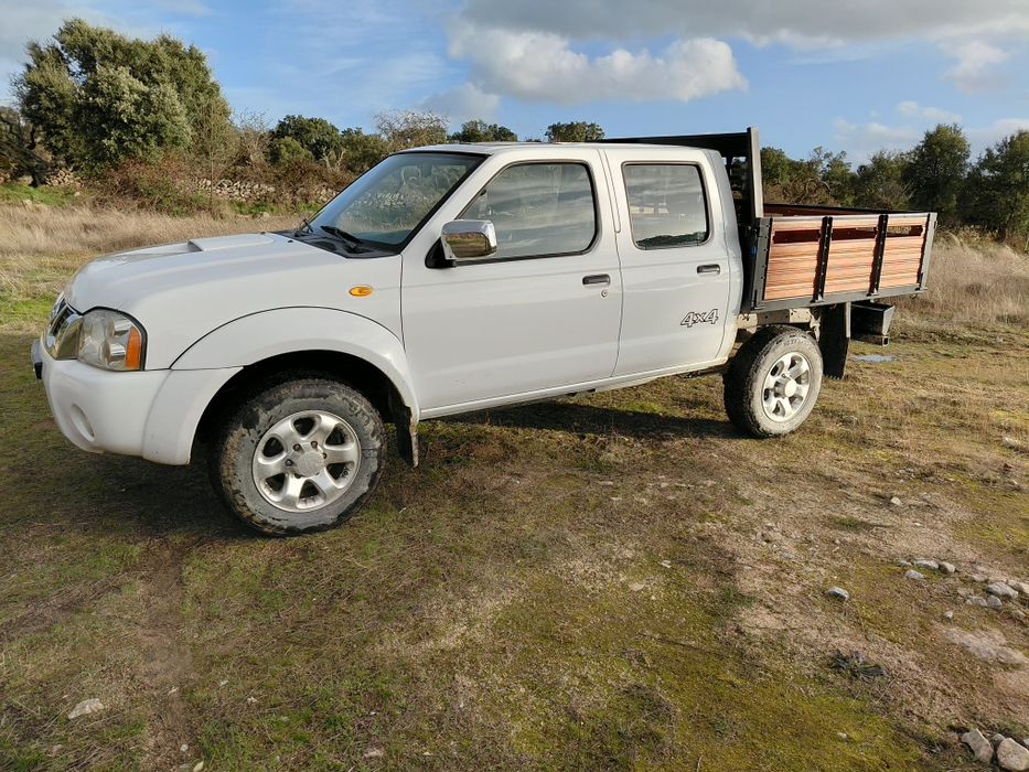 Nissan impecável
