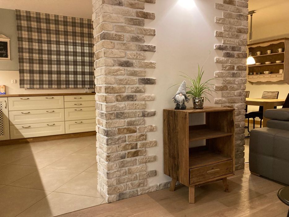 Piękna, drewniana komoda.