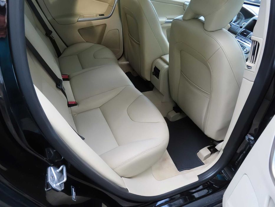 Volvo XC60      2016
