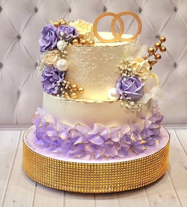 Свадебный торт и каравай