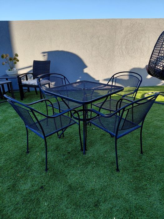 Conjunto mesa e cadeiras de jardim
