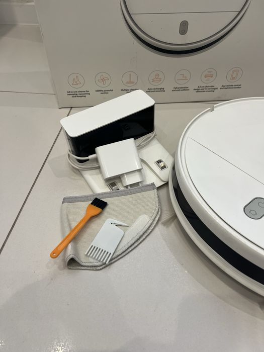 Робот Пилосос / Робот Пылесос Xiaomi Roborock Vacuum-Mop Essential