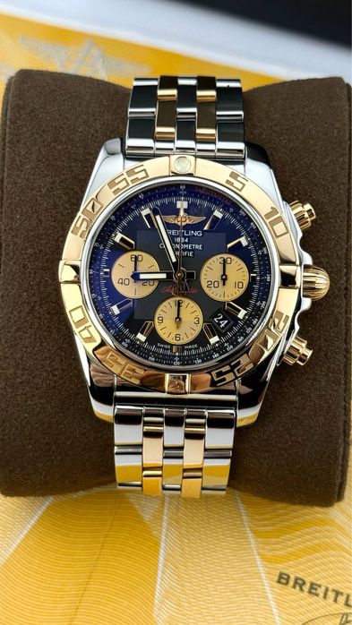 Годинник BREITLING Chronomat CB0110121B1C1