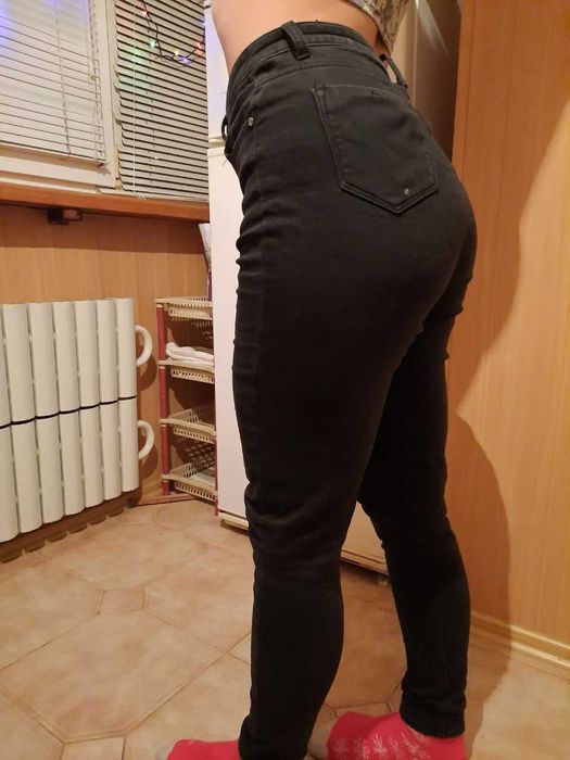 Джинсы классические зауженные чёрные L