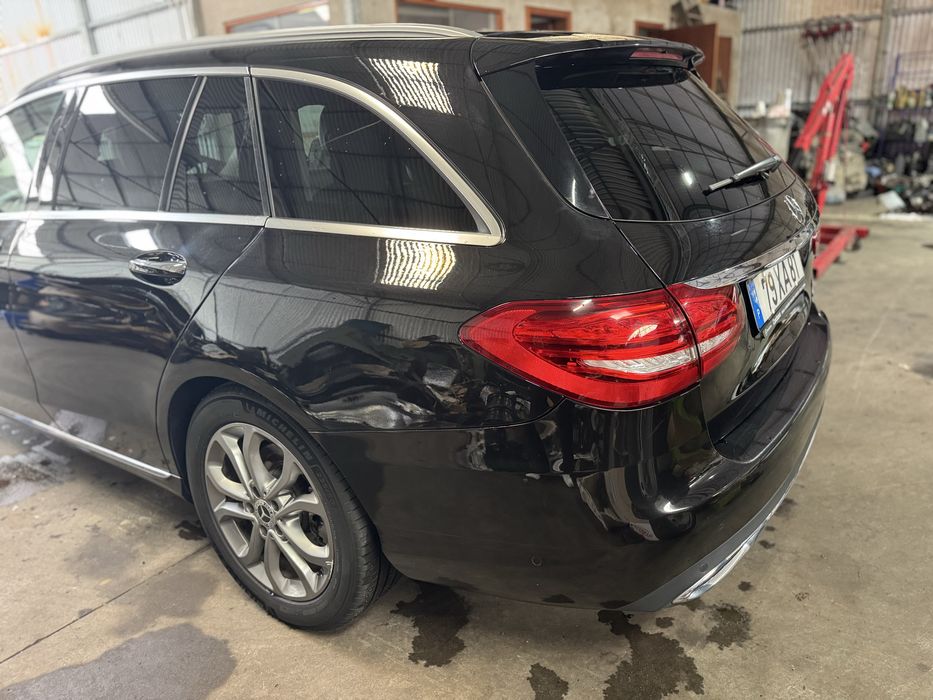 Mercedes C220 CDI Avantgarde - automática - 2017