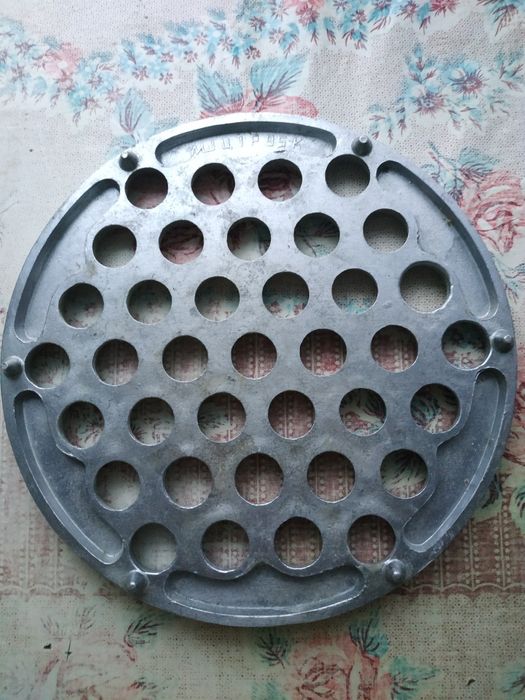 Пельменница, вареничница.