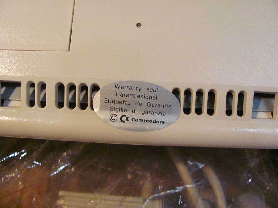 Komputer Amiga 1200 z zasilaczem - pełnosprawny - plomba fabryczna -