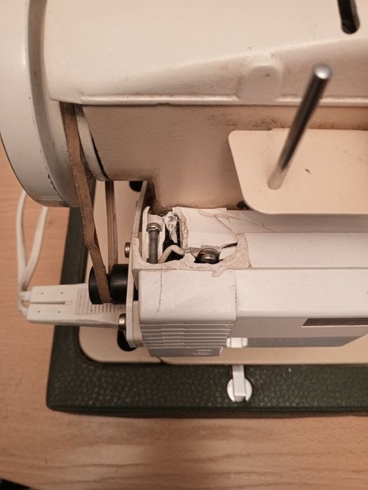 Maszyna do szycia  Łucznik 449 , drugi Łucznik gratis