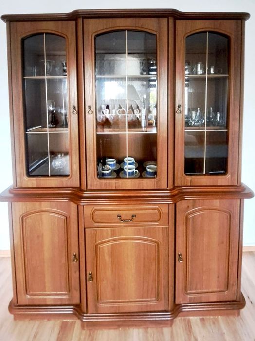 Oddam  meble za darmo.