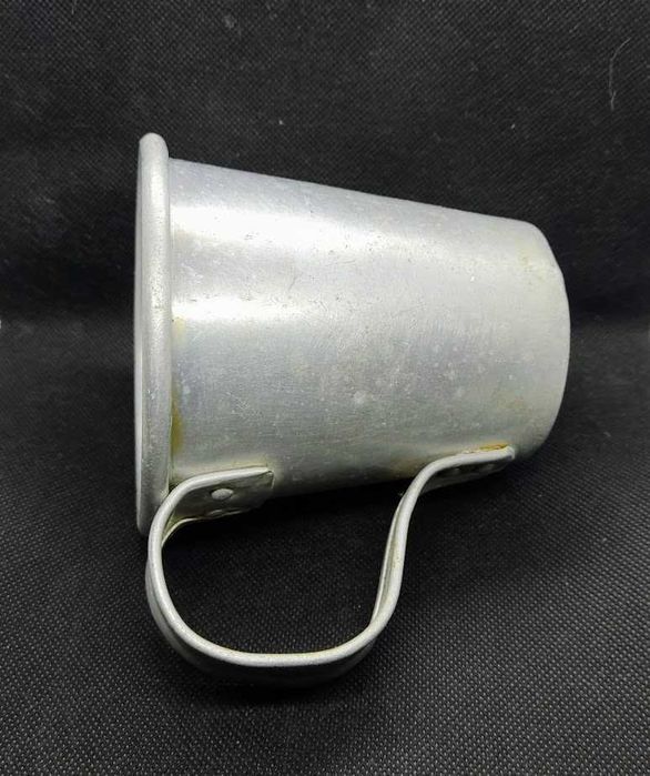 Caneca antiga portuguesa em alumínio