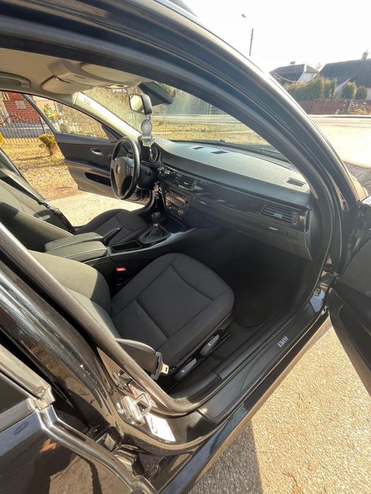 BMW E91 318d 2009r Polift