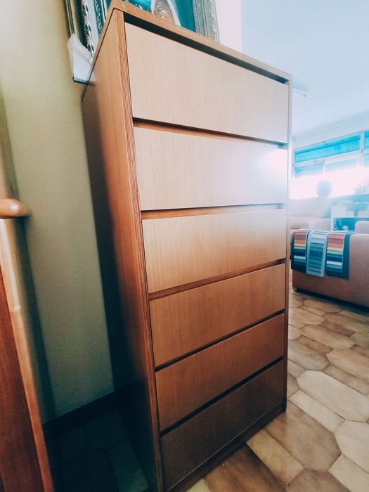 Móvel Camiseiro NOVO em castanho