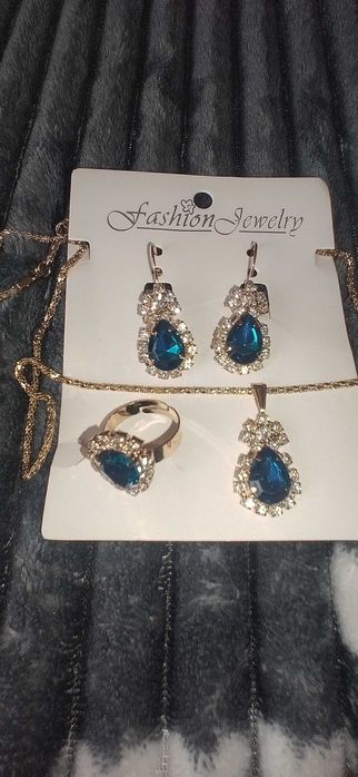 Набори жіночі, біжутерія