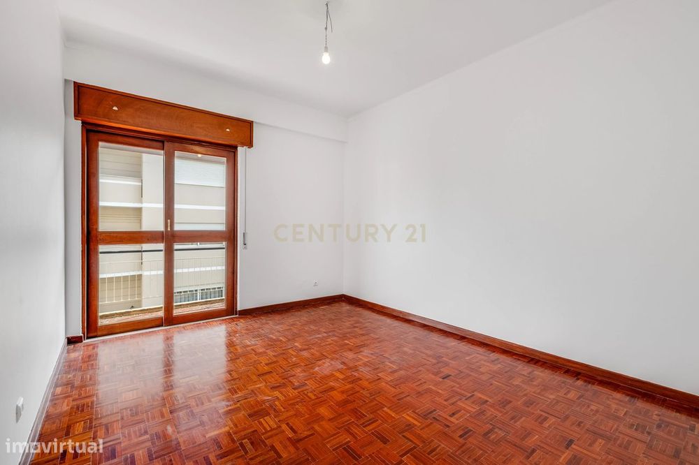 Apartamento T 4  em Faro no centro da cidade a 300m do mercado Municip