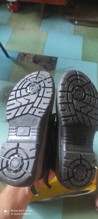 Продам робоче взуття