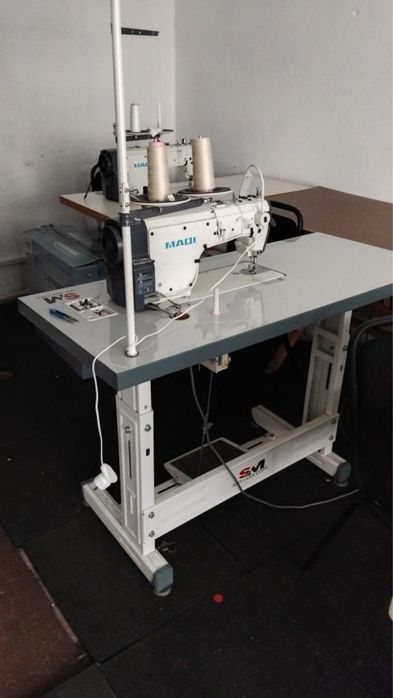 Швейна прямосточна машинка