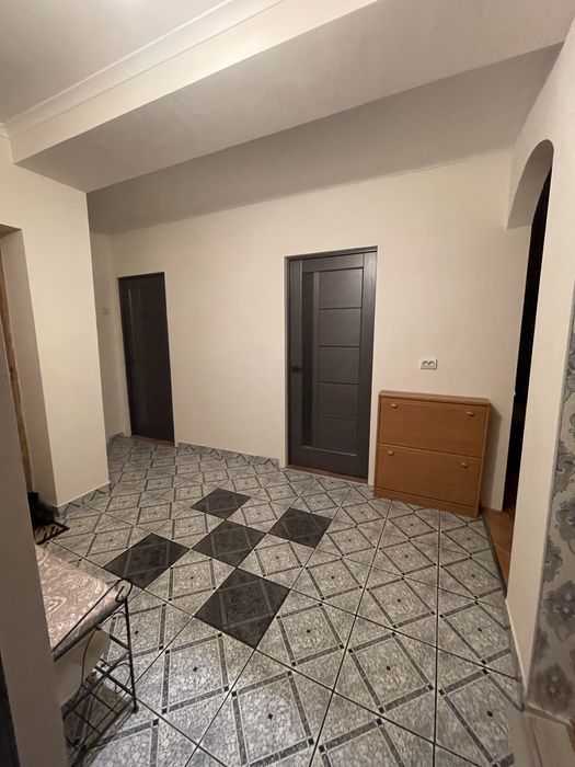 Подобова (посуточно) оренда квартири(центр, біля фонтана) вул.Миру 29.