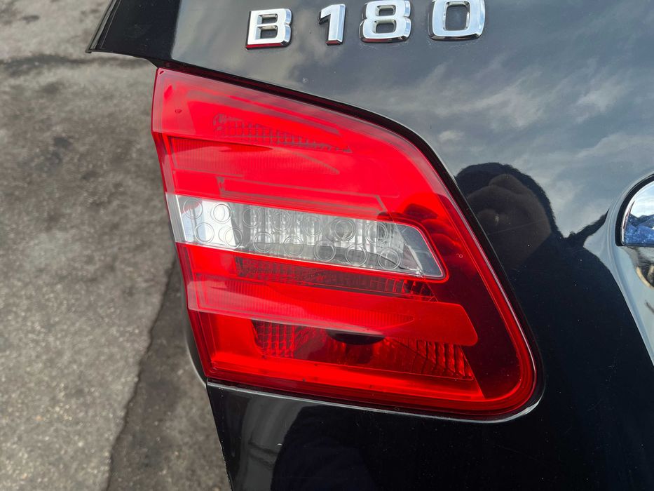 Lampa tył lewa prawa w klapie Mercedes W246 B klasa EU