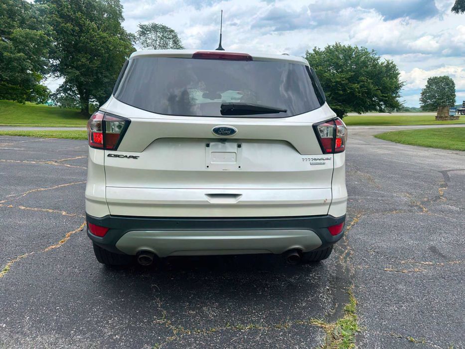 Ford Escape Titanium      2018