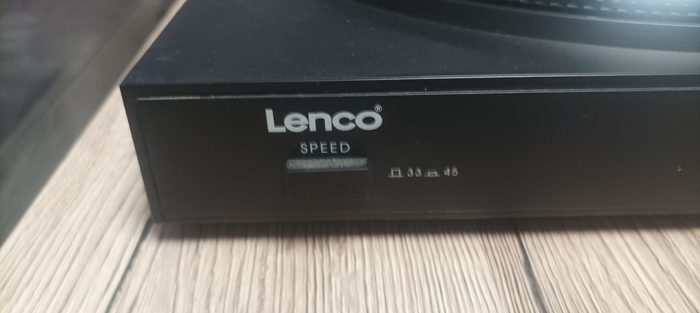 Gramofon Lenko L3801