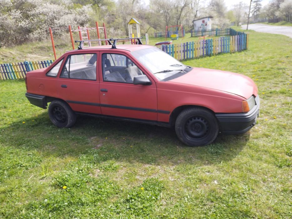 Опель Кадет 1.3 бензин