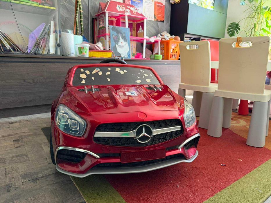 Дитячий двомісний електромобіть Mercedes