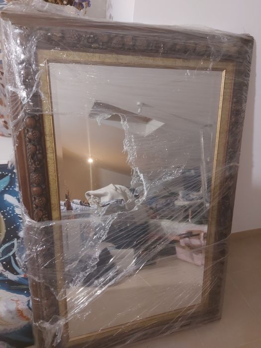 Espelho grande em madeira trabalhado