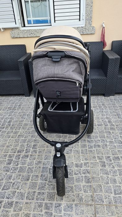 Carrinho de bebé 3 em 1 (carro, alcofa e cadeira auto)