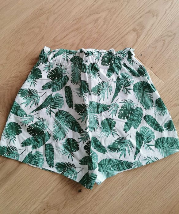Bawełniane szorty w liście