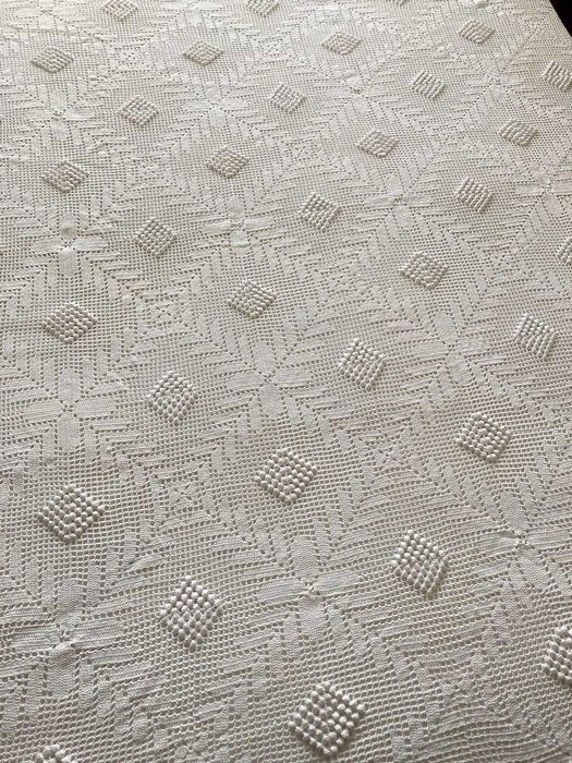 Colcha Antiga Cama Casal em Renda à Mão