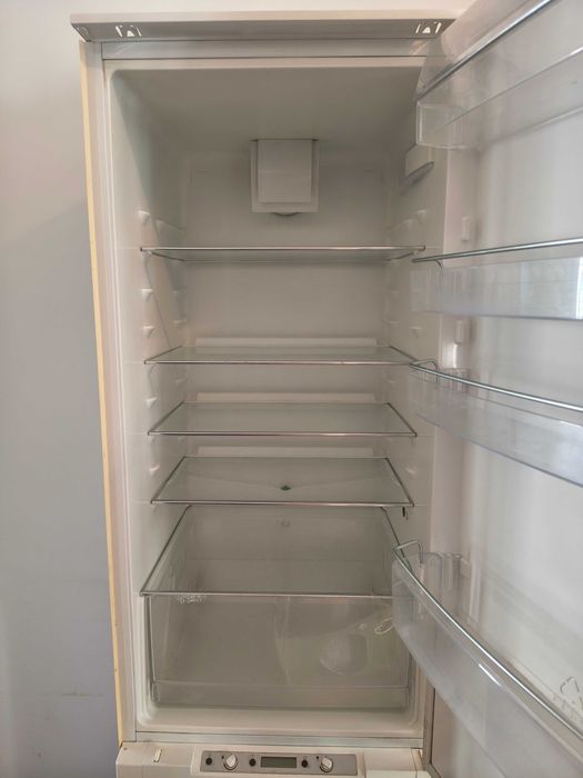 Lodówka do zabudowy IKEA Frostig BCF228/64, 183 cm