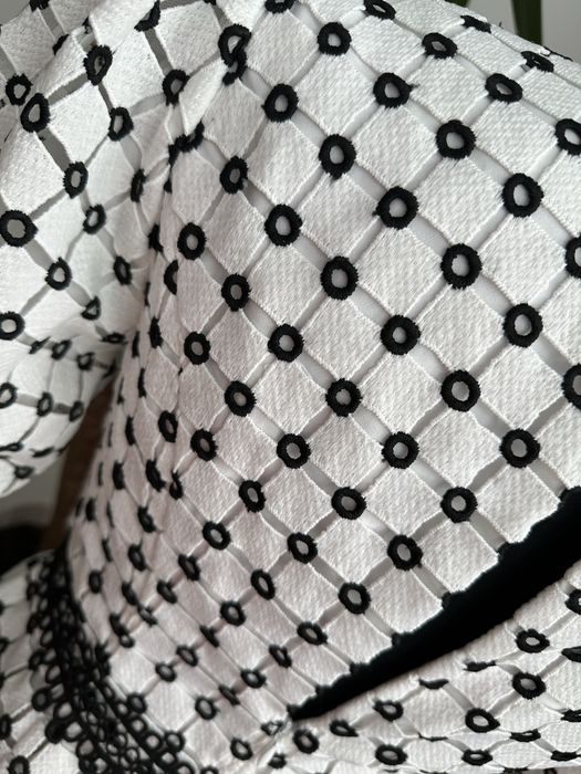 Biała czarna ażurowa sukienka midaxi syrena falbana s 36 m 38 asos