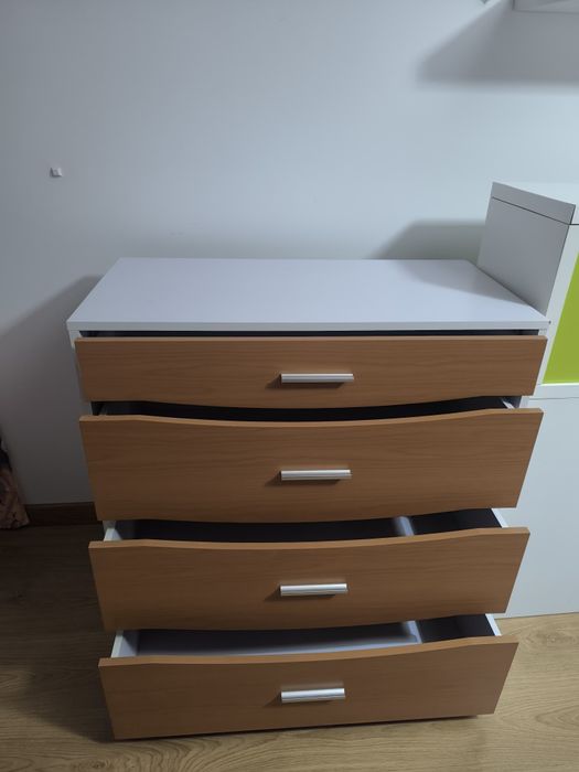 Cama  de solteiro e camiseiro