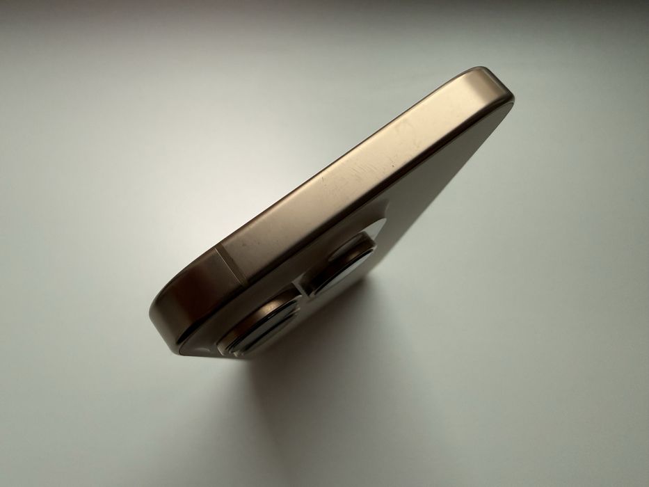 Apple iPhone 16 Pro 256gb Gold Neverlock 93%