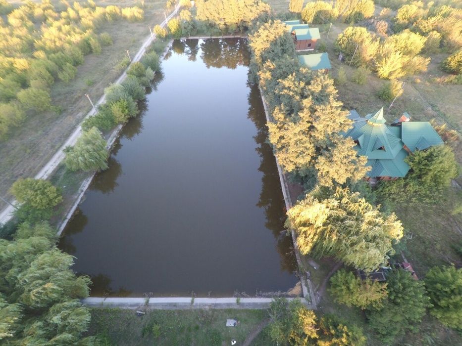 Комплекс срубов со своим водоёмом