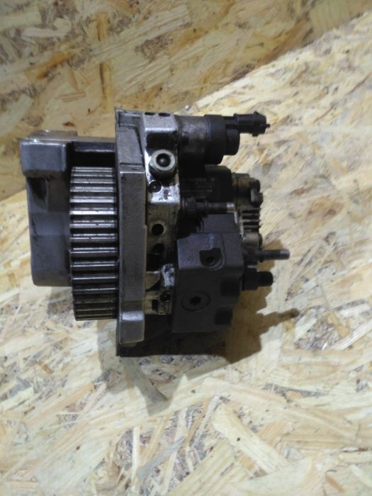 Топливний насос высокого давления ТНВД Рено Трафик Опель Виваро 1,9