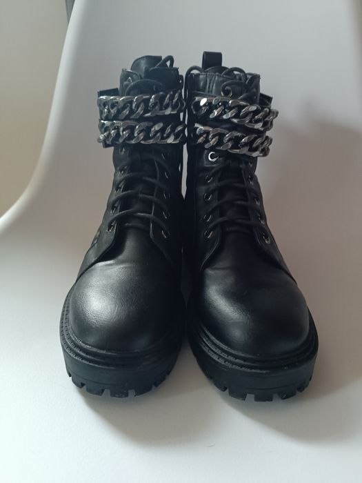 Czarne workery botki Reserved 37