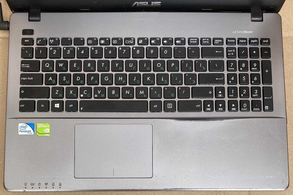 Ігровий Ноутбук Asus X550C P-2117U RAM 8Gb HDD 500Gb GeForce 720M 2Gb