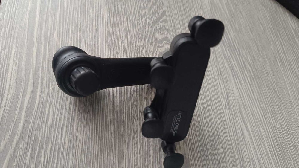 Продам автомобильный держатель телефона на вентиляционную решетку