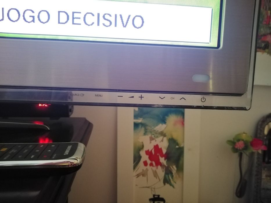 Vendo televisão de samsung modelo 2009 c8000 (3d tv) 3d com 1 óculos