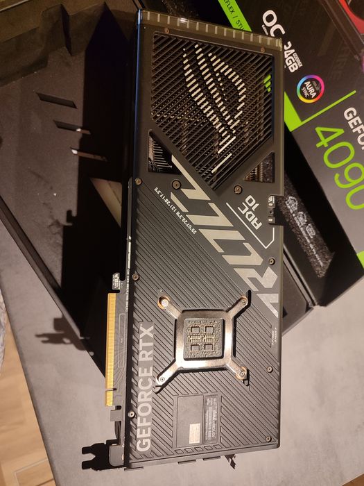 Placa gráfica rtx 4090 ASUS rog strix gaming