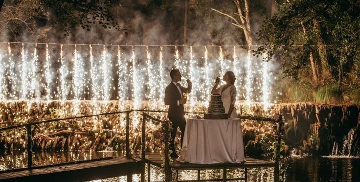 Wodospad iskier, wiatraki iskier, fontanny iskier wesele urodziny